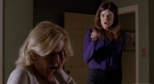 marie-slaps-skyler-breaking-bad-buried-anna-gunn-betsy-brandt-slap